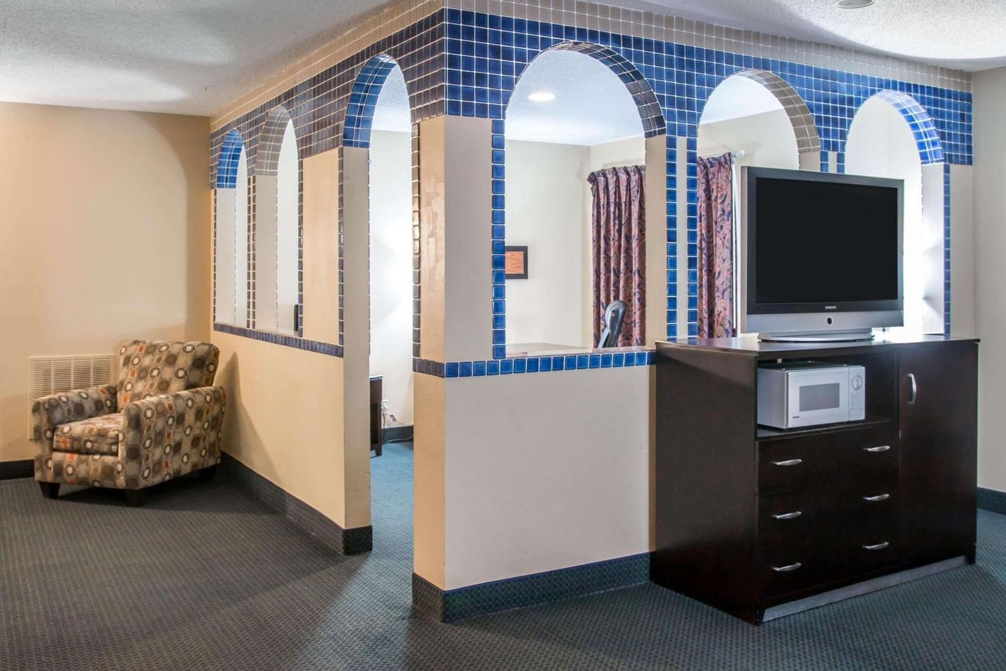 Country Inn & Suites By Radisson, Battle Creek, Mi Exteriér fotografie